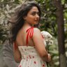 harika_alekhya's profile picture. SOLITUDE {shout-out loud} #dhethadi