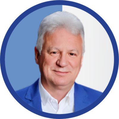 Consultor e Palestrante, há 24 anos impactando vidas e empresas por todo Brasil. Já proferiu mais de 2 mil palestras, para mais de 1 milhão de pessoas.