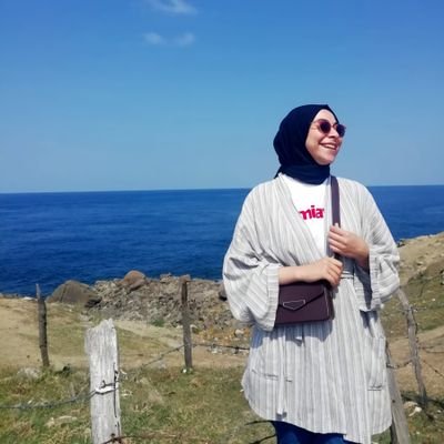 Yıldırımlar yaratan bir ırkın ahfadıyız.
|Türk Dili ve Edebiyatı
|Halkbilim YL