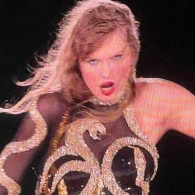 swiftiholic's profile picture. A fan account