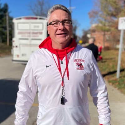 Former HS Coach. | Current NCAA Liaison | Recruiter | Writer | Mentor | NIL | 🏈| New Account, old one hacked👎| East Coast Pipeline