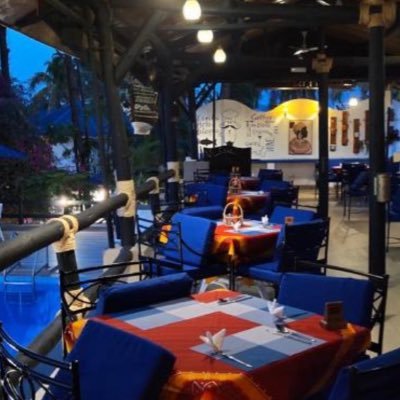 kenhazely's profile picture. 