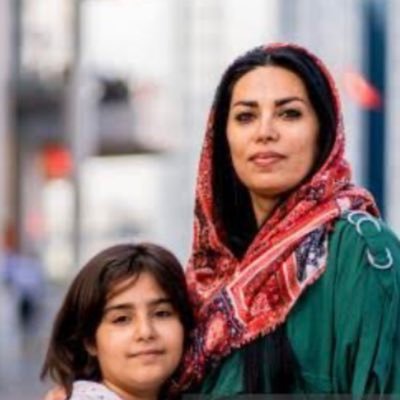 JulJulzarah's profile picture. خوندن دوس دارم📖🤍، روزنامه‌نگار