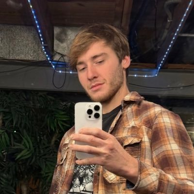 18+ hey my names Ben and I’ve def got something big packing if u wanna see more check out my OF ➡️ https://t.co/ouySlitiUT