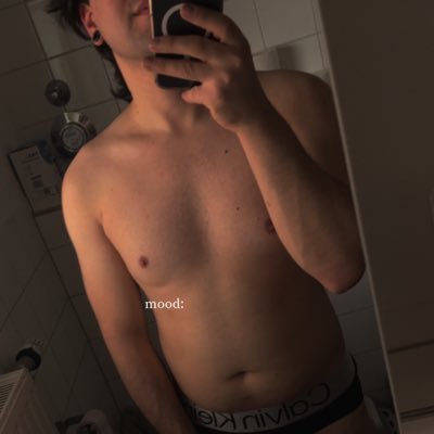 mir ist mein handtuch runtergefallen, hebst du's mir wieder auf? | mutuals only, dm mir deinen main | paarundzwanzig