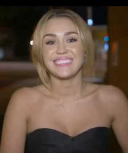 loveforjelenaaa's profile picture. 