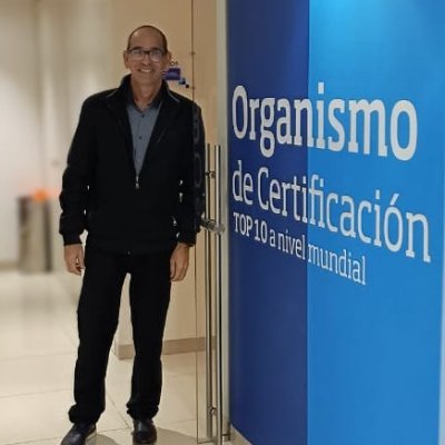 Si Ud. piensa que la tecnología puede resolver
sus problemas de seguridad, entonces Ud. no
entiende los problemas de seguridad y tampoco entiende la tecnología.
