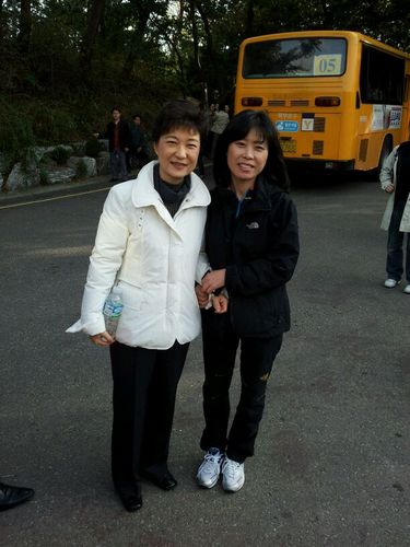 거제에서 나모르면 간첩/맞팔100%/거제 땅부자/귀신잡는 해병대/못먹어도 고/낚시/등산/트롯트/박진석/독도는우리땅 대마도도우리땅/바르게살기/대한민국 박사모/박근혜/청소년 선도/새마을운동