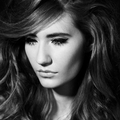 emilysuper13's profile picture. Probably off studying law or learning something about fashion 💭