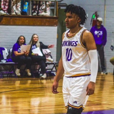 #10|Opelousas Catholic C/O 25|6’1 200 Forward|GPA:3.3