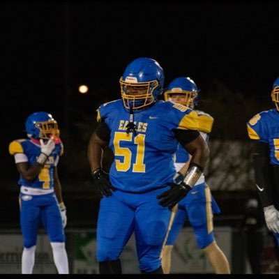 kevin_howard51's profile picture. W.S. Neal High School|Class of 2026|DL|3.4 gpa| 5,10 270|https://t.co/xHuUAy0FwD