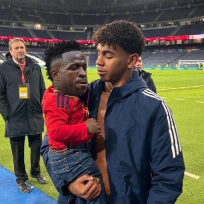 Alexchaves_19's profile picture. 