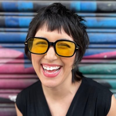 jornalista, produtora de conteúdo digital, cofundadora do @desavessocanal