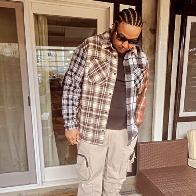 Ain't no love out here just money
#bigguytwitter
👟🍃🚗