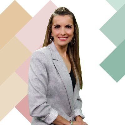 Conductora y reportera @tvunam-#LaUNAMresponde Curiosa de la #cultura; me dejo sorprender, me gusta preguntar y compartir lo que encuentro: incluida la luna.