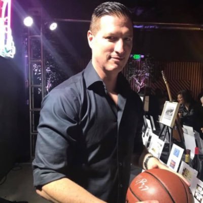 Lead Character Artist on New World Aeternum. Also Killer Instinct, SiN, FAKK2, Medal of Honor, Quake 3, Alice, The Sims, C&C. And..more.