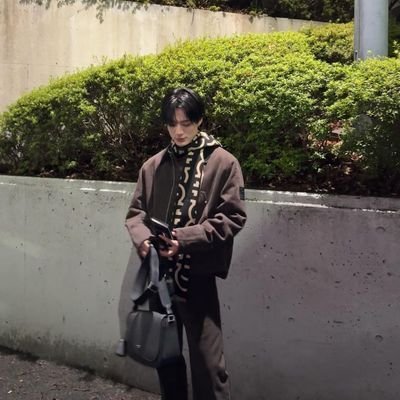 ljnwufy's profile picture. Yoitt