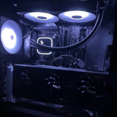 7AX0vCGM7S80574's profile picture. 