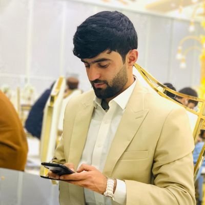 Student of political science and international relation🌏👪
Favorite hobby is reading and reciting poetry❤