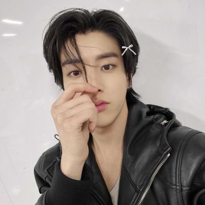 fatebleed's profile picture. the moon is a pearl  𓈒 𓈒 𓈒  you are my pearl  ૮꒰ ᵕ ༝ ᵕ ꒱ა