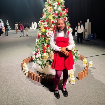 beatriceweb389's profile picture. 