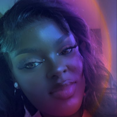 I Just Got On Here , I’m Single And Ready To Mingle Also If You Ain’t Real Don’t Send A Dm . I’ll Appreciate FaceTime 🤭. Die Hard Manchester United Fans ❤️