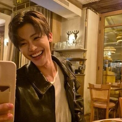 z081300's profile picture. 