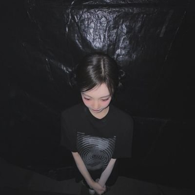 bomoodz's profile picture. 끝까지 피어오를래