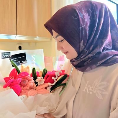 aninsyaa's profile picture. 