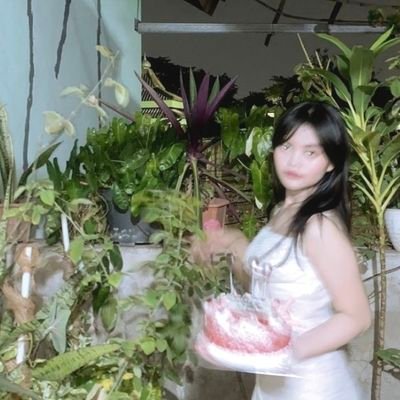 ryuvkitty's profile picture. she's forever going to say “i trust in God's plan” even with tears in her eyes.