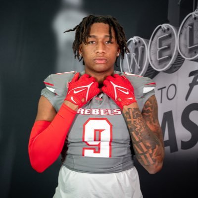 I love quarterbacks🫶🏽. @UNLVfootball 270 6’4 Business inquiries @willscott44