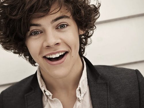 i'm a directioner boy, I'M NOT GAY.  sleep, eat and listen to music.