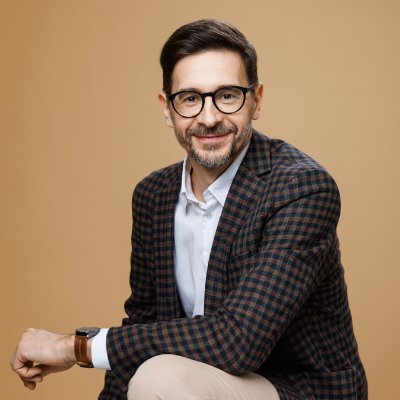 Pomagam firmom odróżnić się od konkurencji ⚡️
strateg marki💪mentor🙂wykładowca📙podcaster🎤 https://t.co/dAN3uguNQd