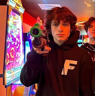 chrissystuni033's profile picture. 