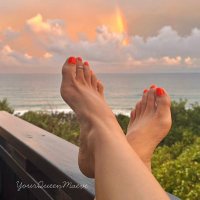 An admirer of #feet 👠 SFW #prettyfeet 🦶🏼 (@bazooka900) 's Twitter Profile
