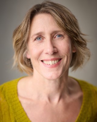 Theatre maker #Rejoiner writes 4 @SussexBylines @YorksBylines. British & European 🇪🇺 wanting PR in UK & integrity in journalism #Xdissenter