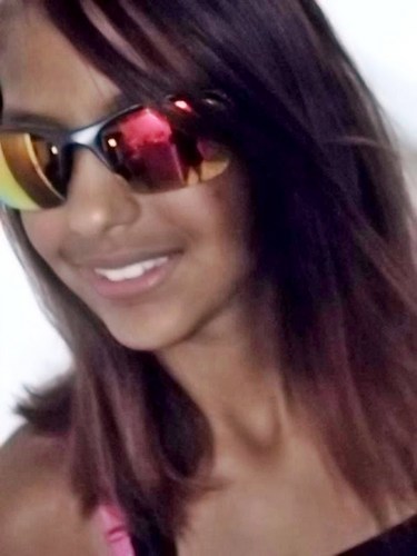aquariana, 13 anos, palhaça, preguiçosa & possesiva  orkut aê : http://t.co/99iTg2LYBb ; me segue ?  =}
