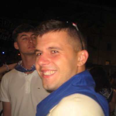 mikelvelezz's profile picture. 