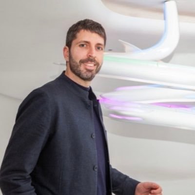 Profesor @iebusiness. #storytelling innovation Lab director @ieuniversity. Fundador The Yelloway.