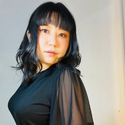 大阪生まれ大阪育ち。風俗など性的な仕事には20年ほど関わっていました。現在は猫とつましく暮らしています。趣味と実益を兼ねて自炊する日々。洋楽好き。