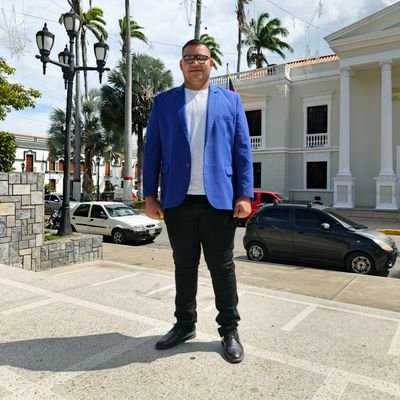 adr63934's profile picture. político, amante de la justicia, estudiante universitario