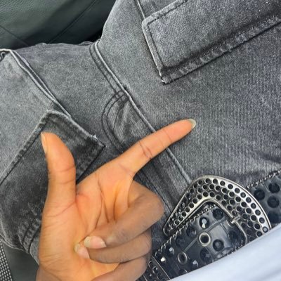 luhdannyx's profile picture. 