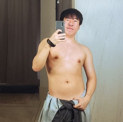 loongzing's profile picture. UX / UI designer | แต่งโคลงสี่ฯเป็นงานอดิเรกในติ๊กตอก poetry.chaiklong จ้า
https://t.co/xycRxi12C7
