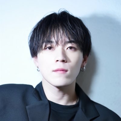 モテるに特化した男磨き戦略を発信 / 普遍的にモテる外見作りを理論的に指導 / 男磨き歴8年 / 計1,000万以上投資 / 顔タイプメンズアドバイザー / 実績 : 1,000人以上の男磨きコーチング指導 / 歴4年以上 / 受講者の声☞ #男磨きコンサルsense