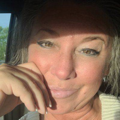 Widow 4/12/20 #CancerSucks
He had my whole heart ❤
Semi retired and lovin it
Typos and bad sentence structure are due to the auto correct curse.