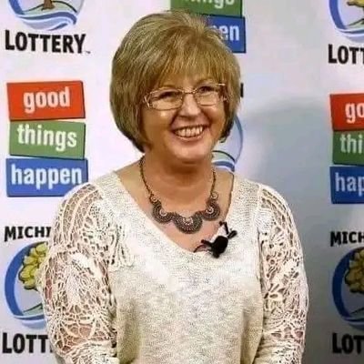 I'm Julie Leach the winner of of $310.500,000 in a while I'm giving out 100,000 to my 1k friend
