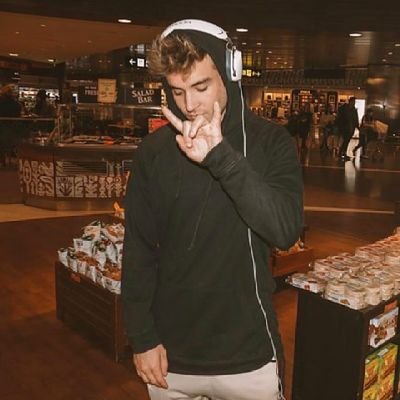 GiraardMorgan's profile picture. biker, gamer, let's rock, OIIIIIIIO. 🤘🇨🇵🇧🇻🇨🇦🎃🏍💀