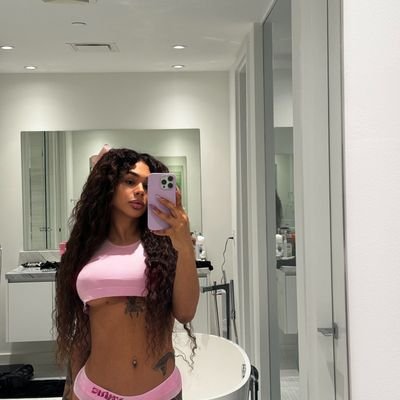 Ellabby287429's profile picture. Naughty