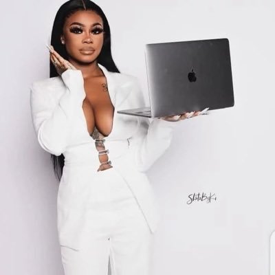 mackoronii6466's profile picture. 