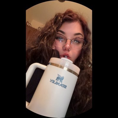 babydazeee's profile picture. horror films! mexican food. true crime. hippos 🦛. long walks through haunted houses. bratty babyyyy